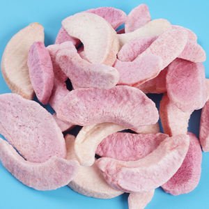 Healthy Snack Freeze Sweet Dried Fruit No Preservative Added Nutritious Freeze Dried Peach for Cake and Dessert Decoration